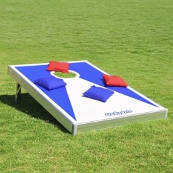 Bean Bag Cornhole toss